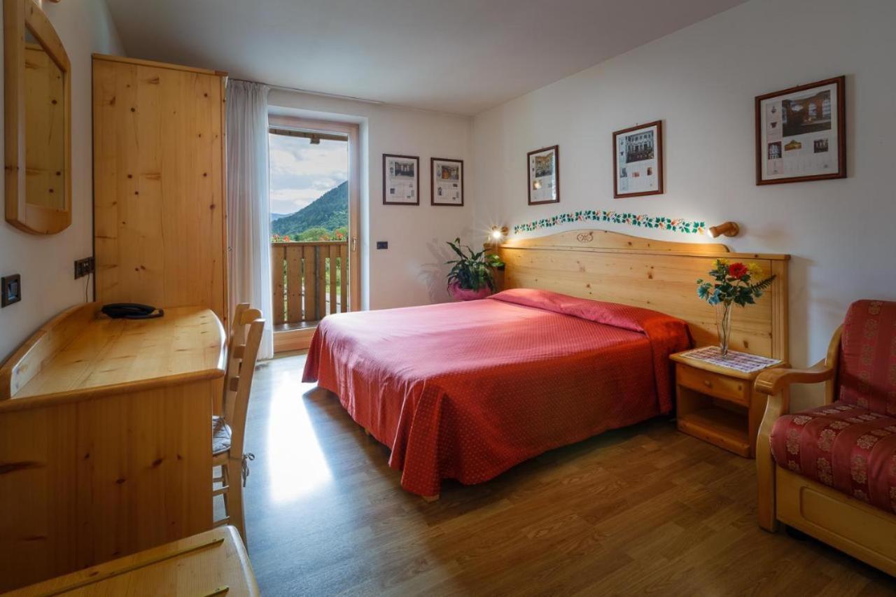 Hotel La Locanda Pinzolo Buitenkant foto