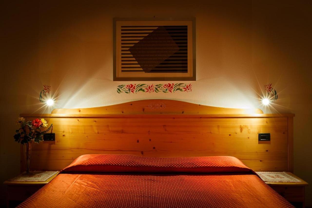 Hotel La Locanda Pinzolo Buitenkant foto