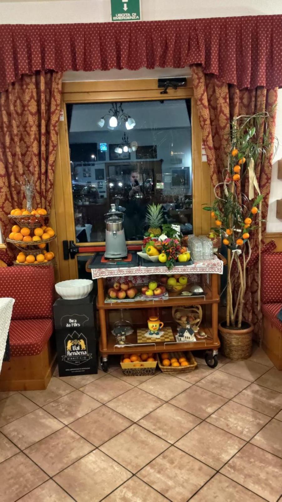 Hotel La Locanda Pinzolo Buitenkant foto