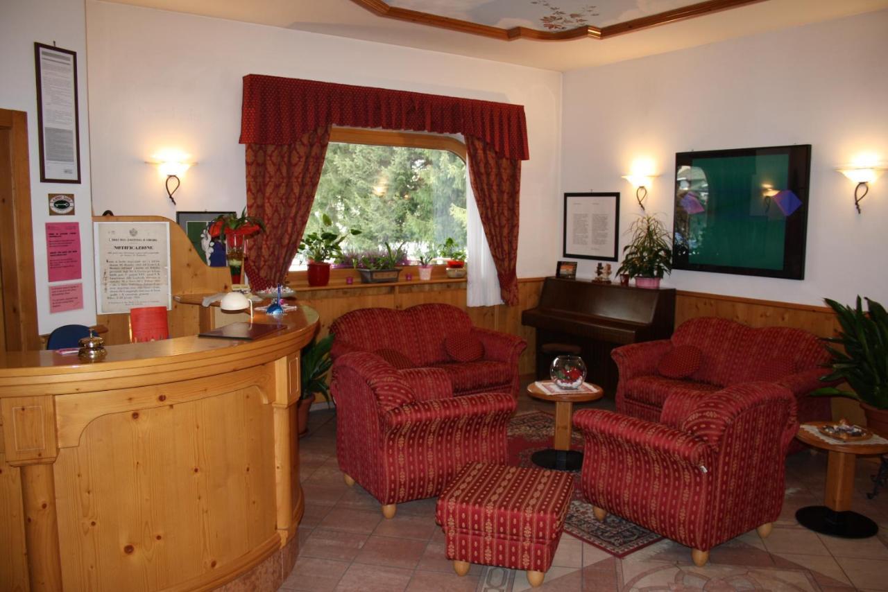 Hotel La Locanda Pinzolo Buitenkant foto